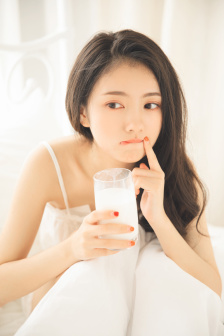 丝袜诱惑美女